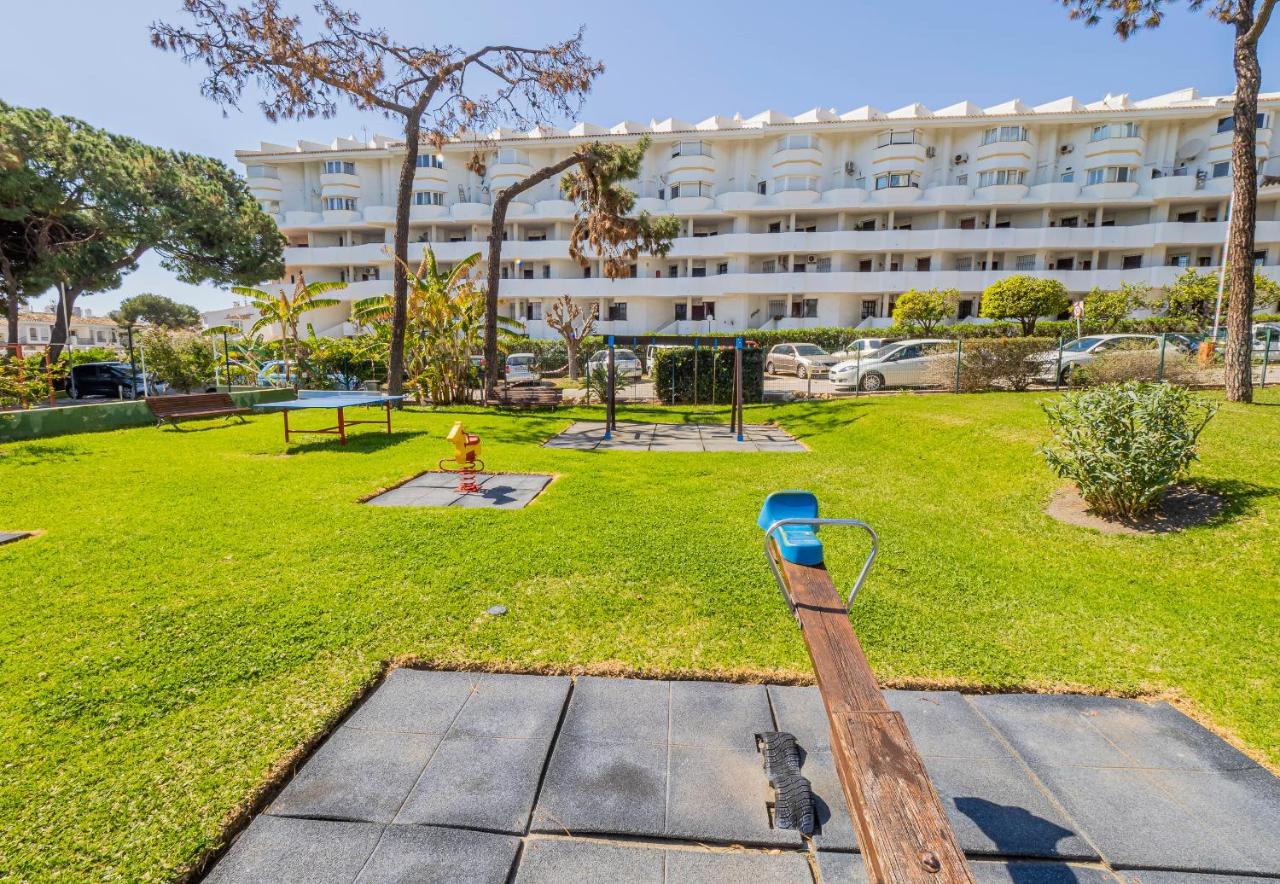 Apartment On Beach Mijas Sitio de Calahonda ภายนอก รูปภาพ