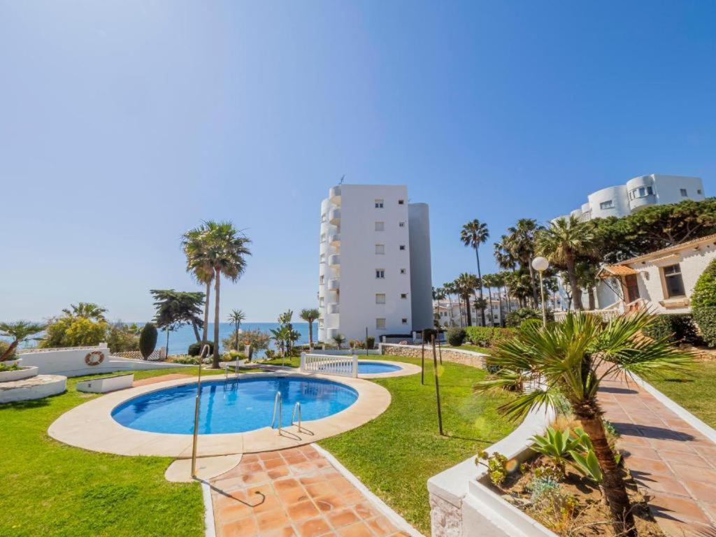 Apartment On Beach Mijas Sitio de Calahonda ภายนอก รูปภาพ