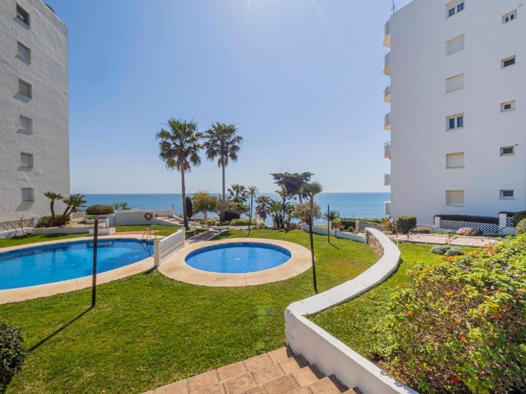 Apartment On Beach Mijas Sitio de Calahonda ภายนอก รูปภาพ