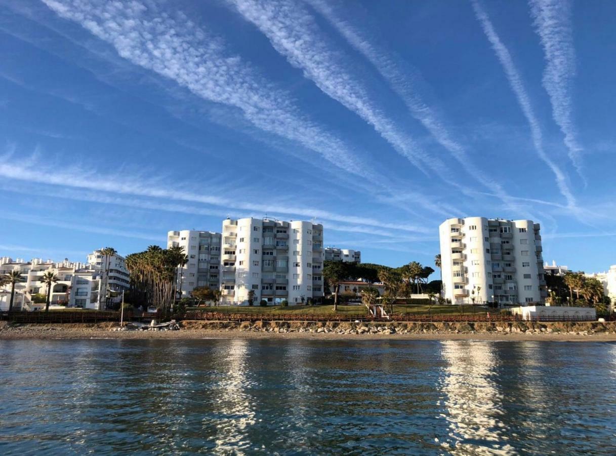 Apartment On Beach Mijas Sitio de Calahonda ภายนอก รูปภาพ